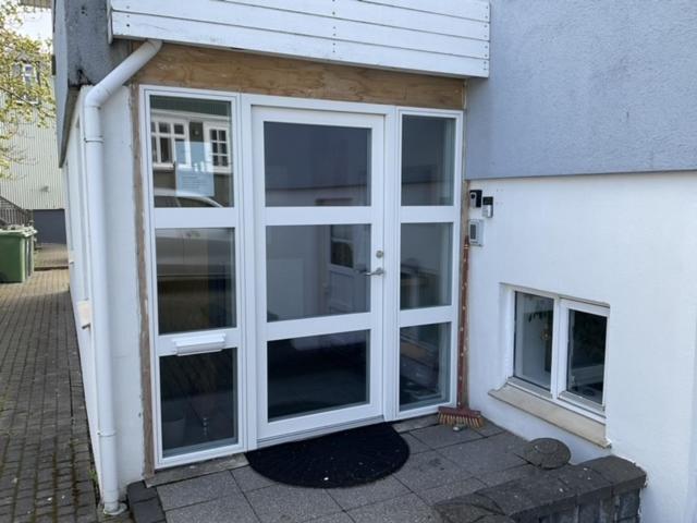 A. Bernhard Guest House Keflavík Exterior foto
